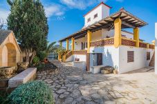 Villa in Alcudia - Beachfront Villa Es Clot